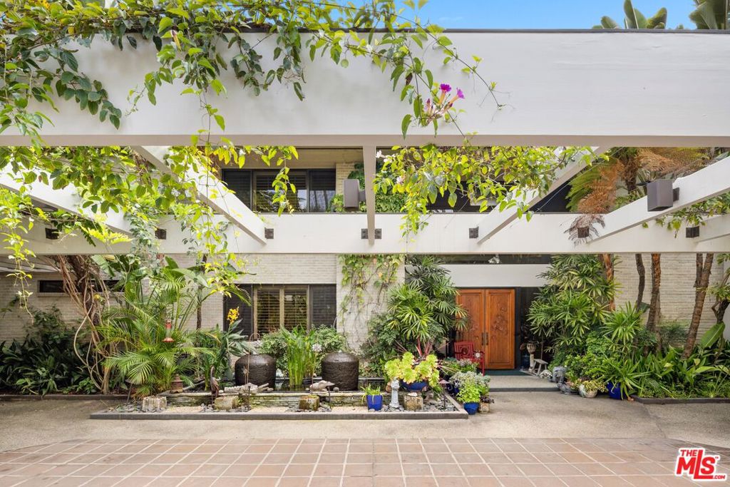715 N Beverly Drive, Beverly Hills, CA 90210 — photo 1