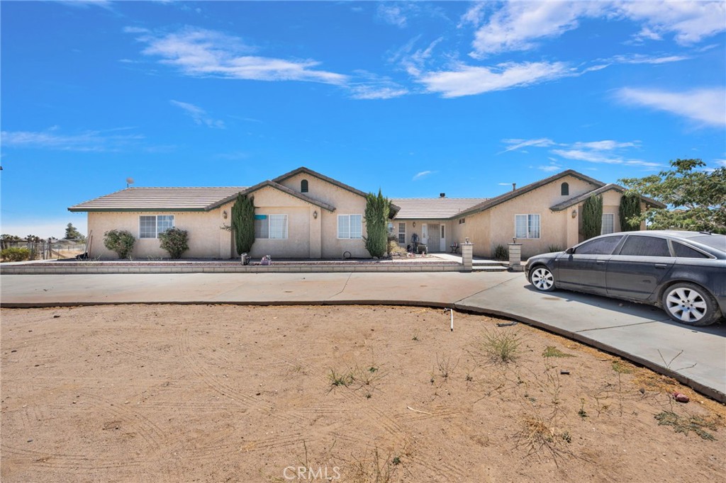 10439 Mesa, Oak Hills, CA 92344 — photo 1