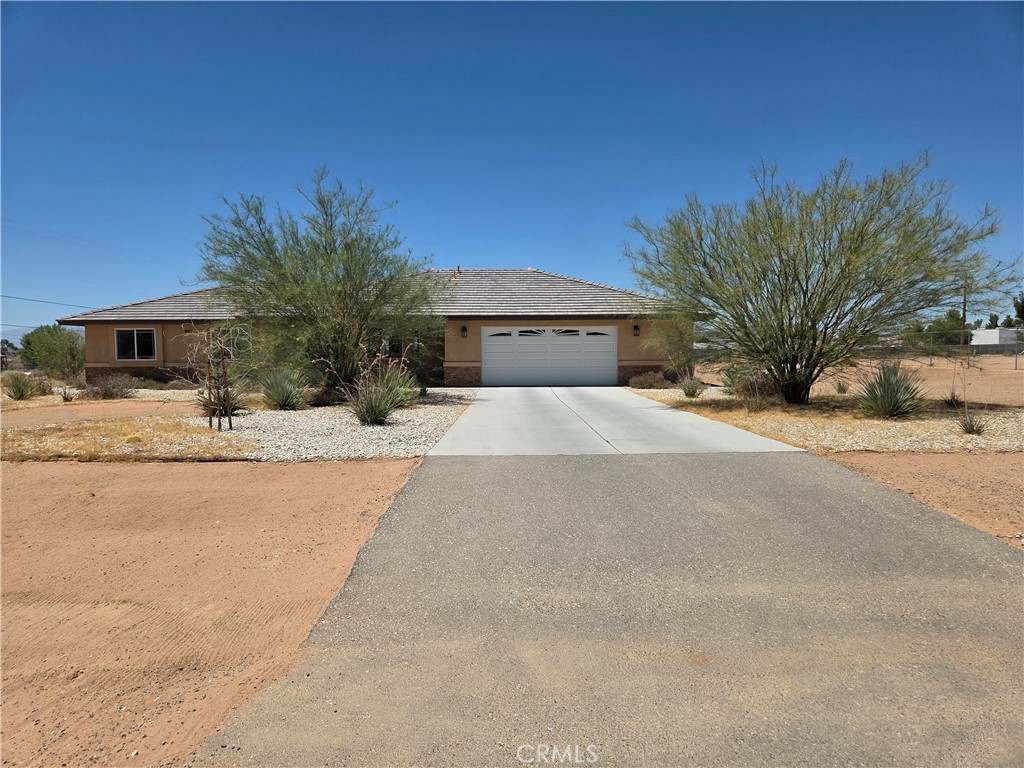 16118 OCOTILLA RD, Apple Valley, CA 92307 — photo 1
