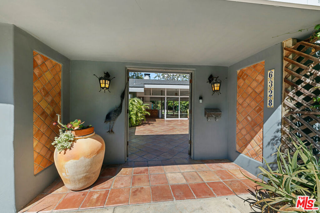 6328 Frondosa Drive, Malibu, CA 90265 — photo 1