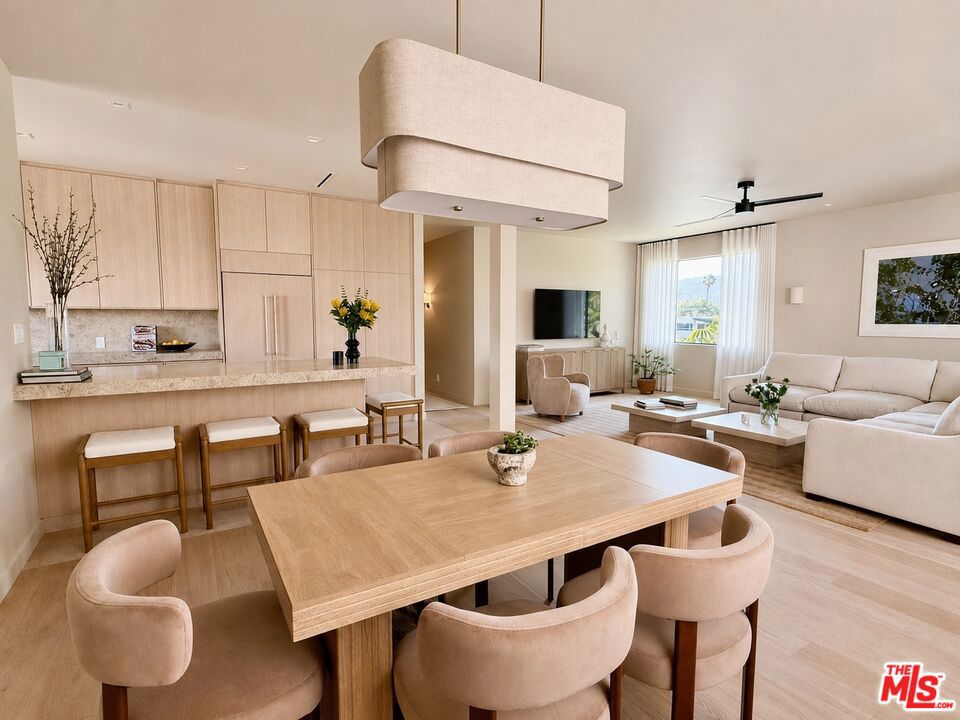 126 N Croft Avenue 302, Los Angeles, CA 90048 — photo 1