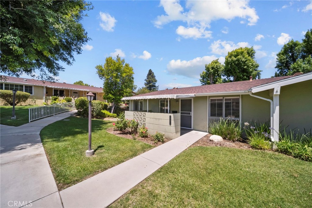 19157 Avenue Of The Oaks A, Newhall, CA 91321 — photo 1