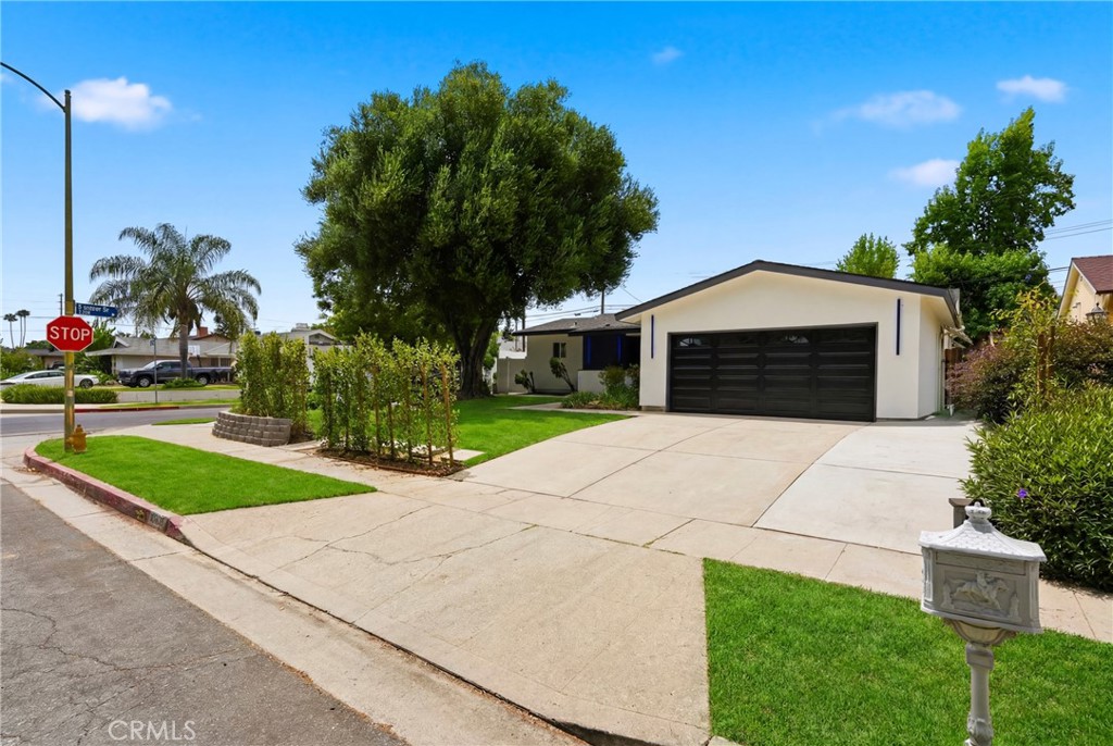 23800 Tiara, Woodland Hills, CA 91367 — photo 1