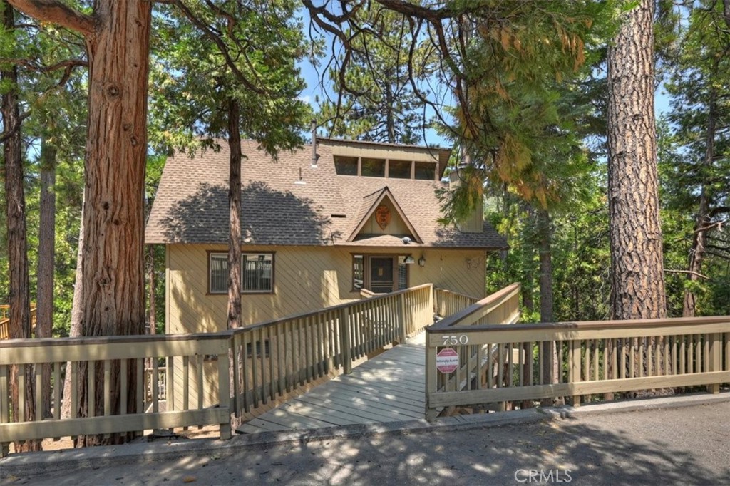 750 Grass Valley, Lake Arrowhead, CA 92352 — photo 1