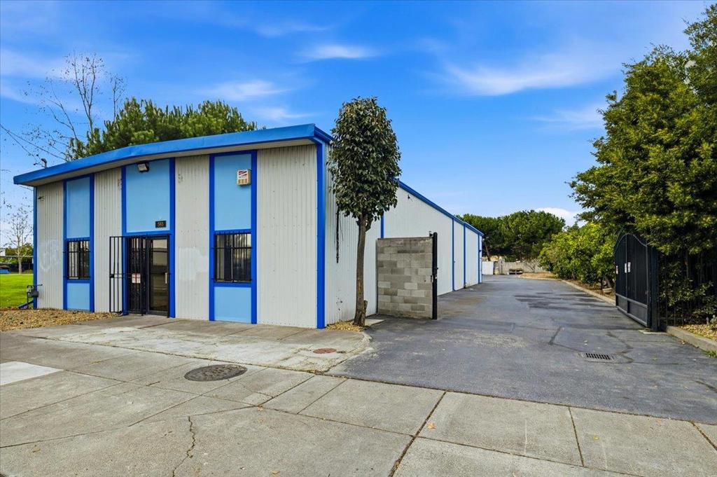 593 Industrial Parkway West, Hayward, CA 94544 — photo 1