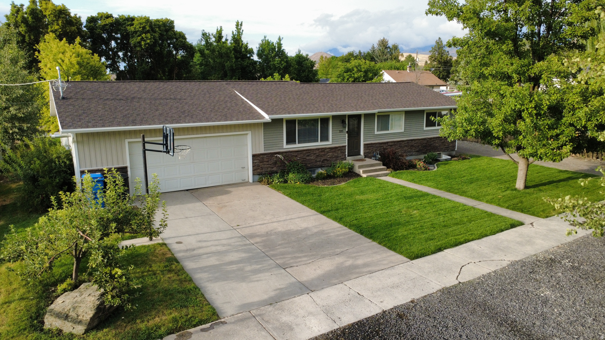 335 W CENTER ST, Smithfield, UT 84335 — photo 1
