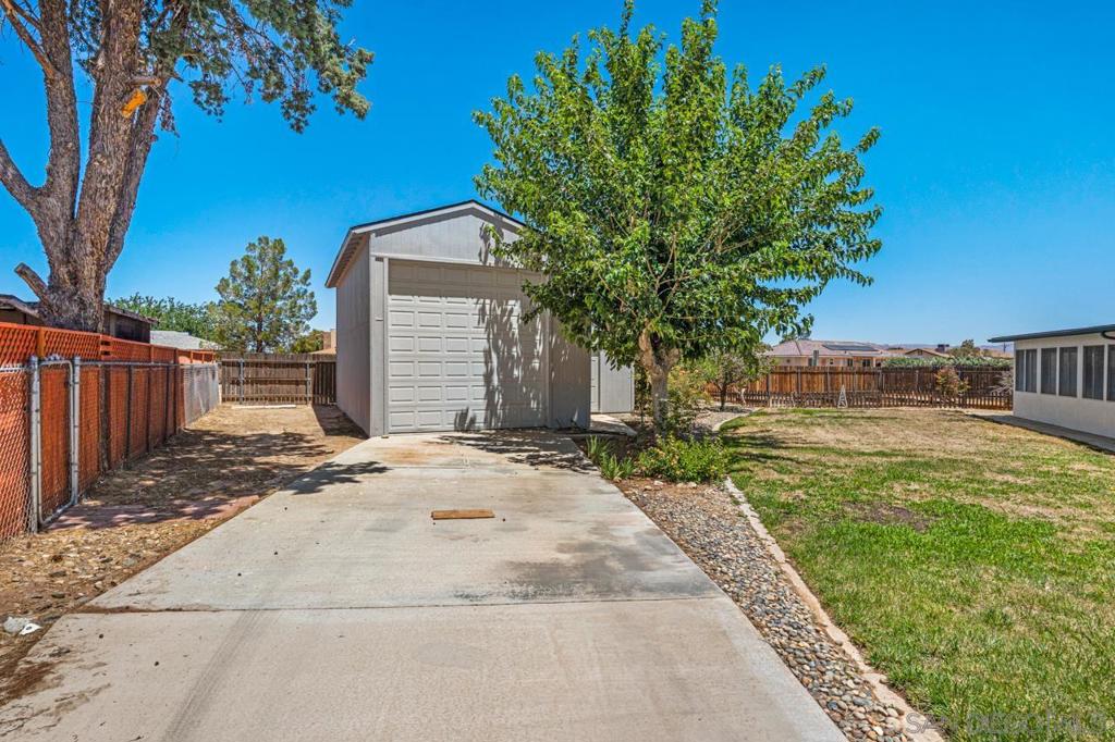 12450 Algonquin Rd, Apple Valley, CA 92308 — photo 1