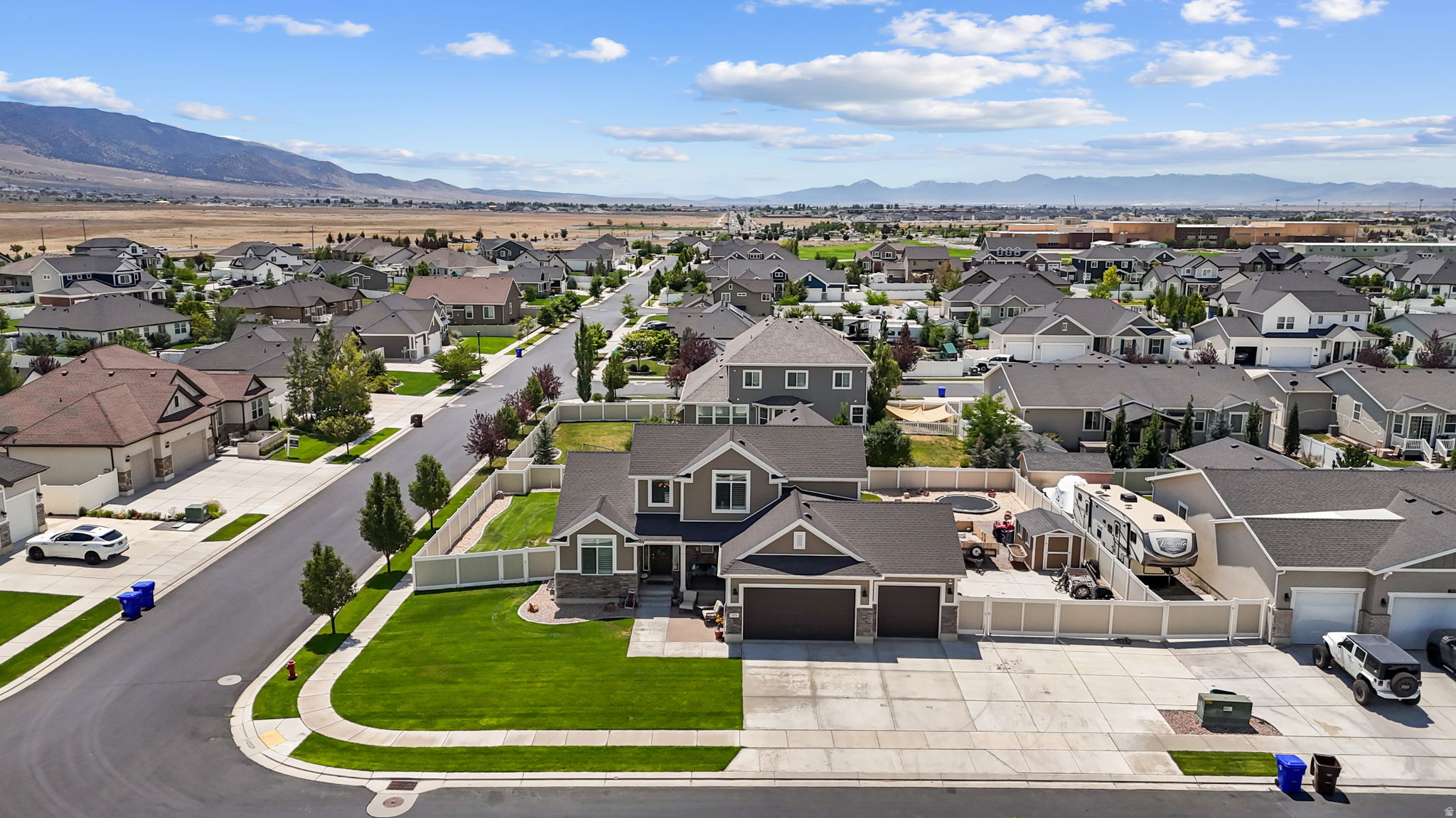 1576 E LOWE PEAK DR, Eagle Mountain, UT 84005 — photo 1