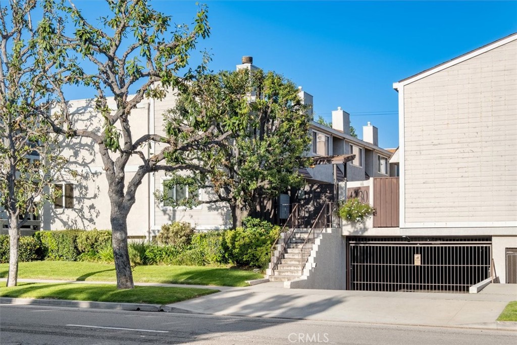 4230 Whitsett Avenue 4, Studio City, CA 91604 — photo 1