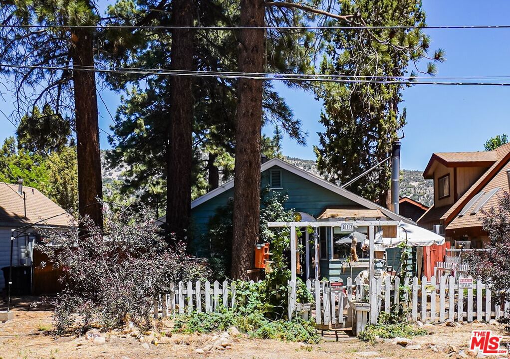 813 E Mountain View Boulevard, Big Bear City, CA 92314 — photo 1