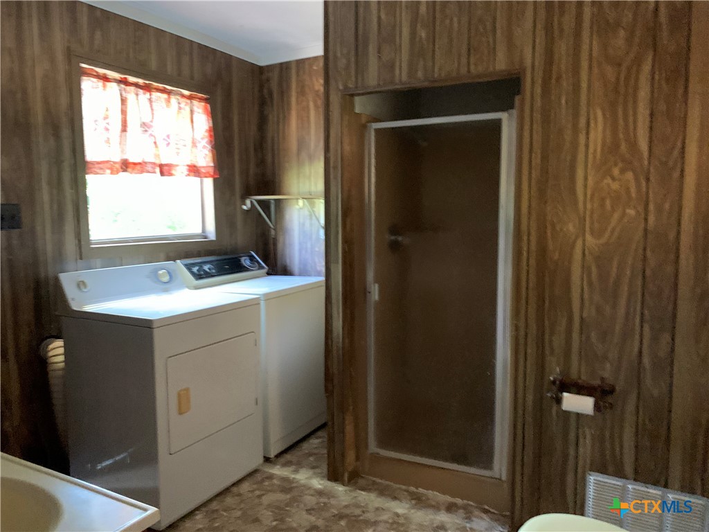 307 Welborn, Smiley, TX 78159 — photo 1