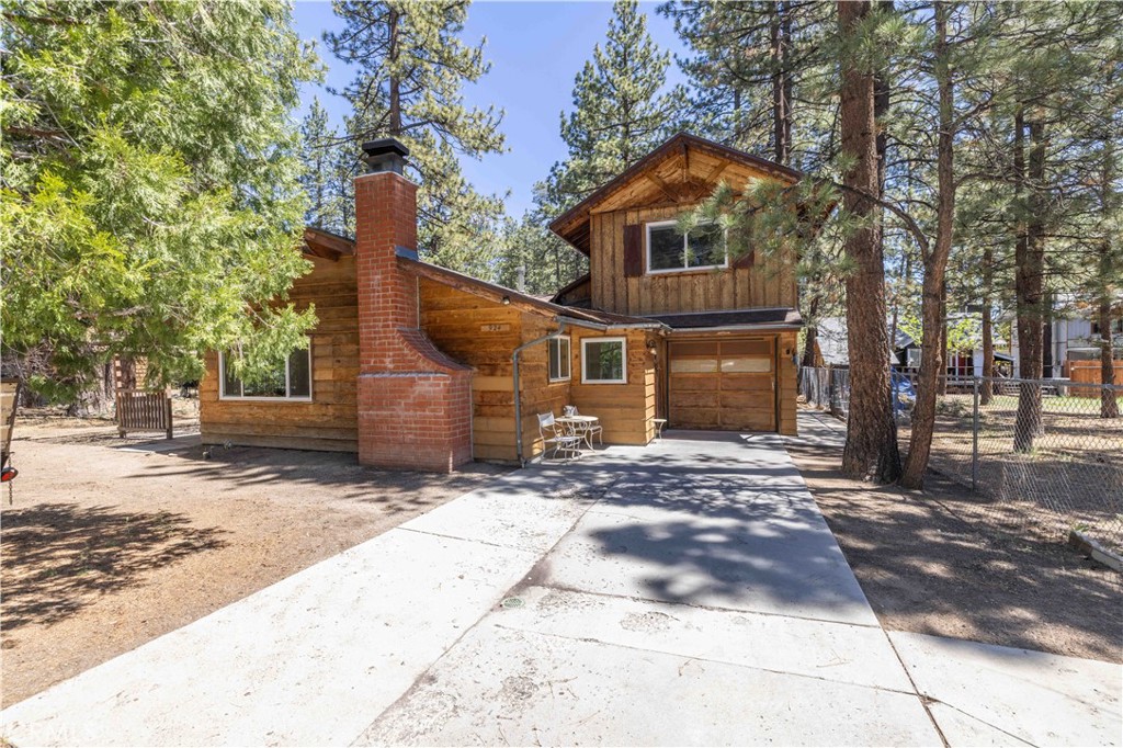 924 Michael, Big Bear City, CA 92314 — photo 1
