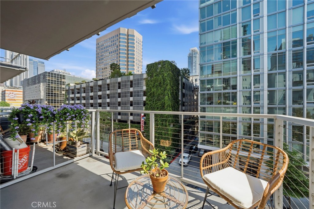 645 W 9th St 424, Los Angeles, CA 90015 — photo 1