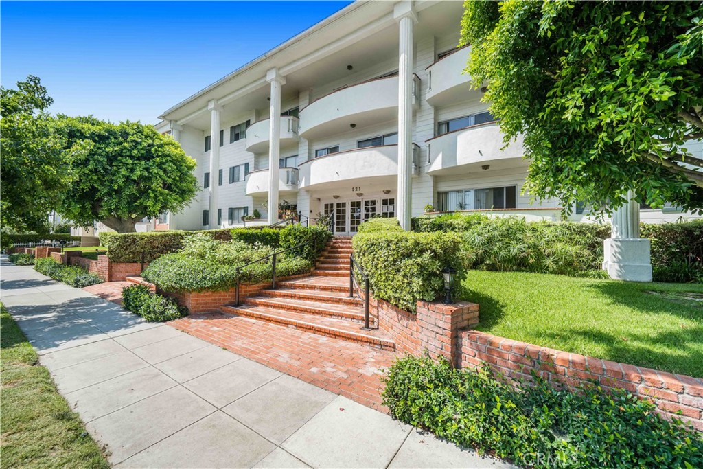 521 Montana Avenue 211, Santa Monica, CA 90403 — photo 1