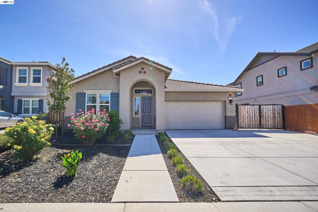 243 Gannet St, Vacaville, CA 95688 — photo 1