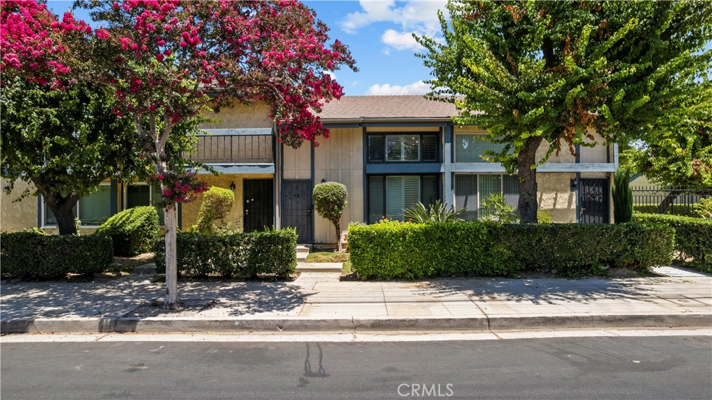 16745 Vanowen, Los Angeles, CA 91406 — photo 1