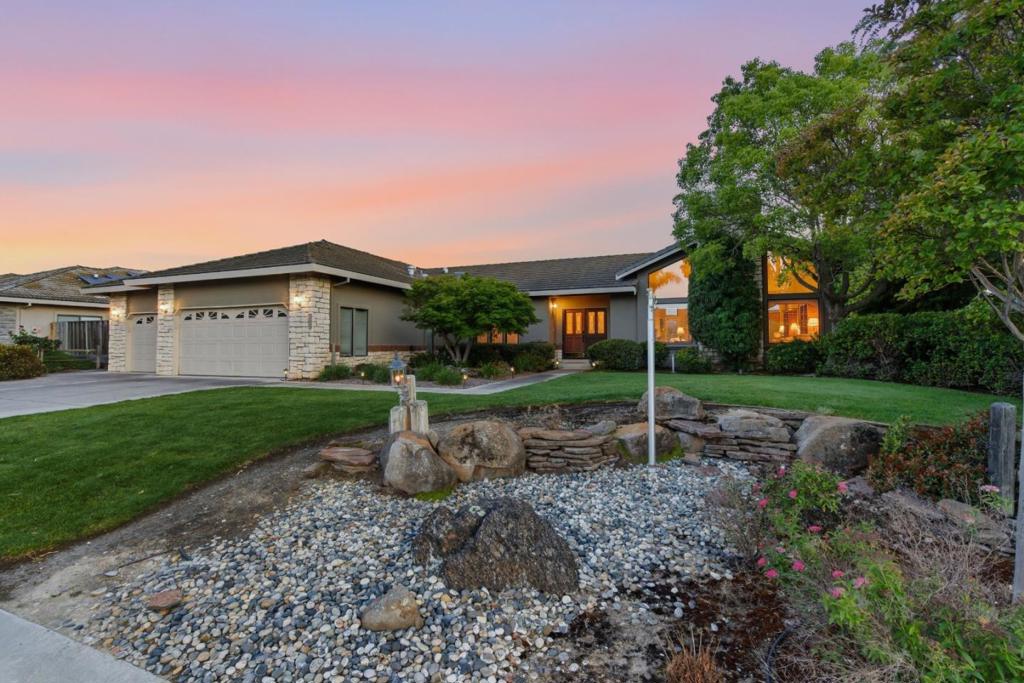 1290 Sonnys Way, Hollister, CA 95023 — photo 1