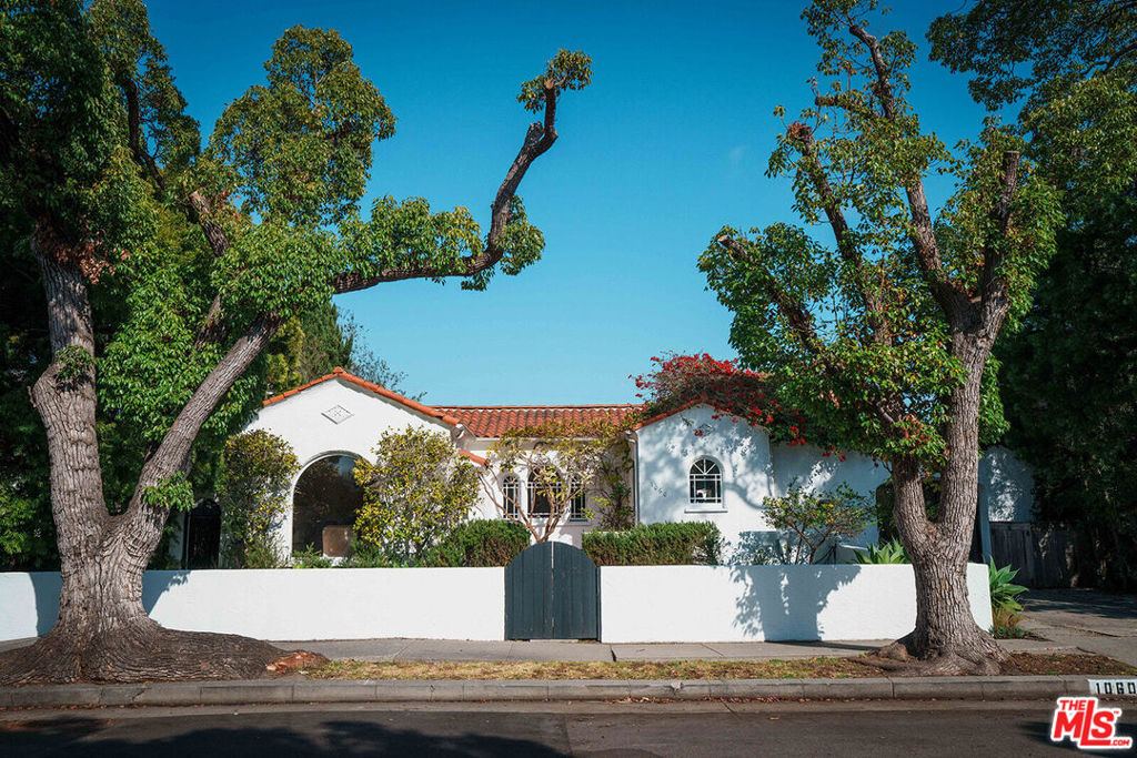 1060 Superba Avenue, Venice, CA 90291 — photo 1