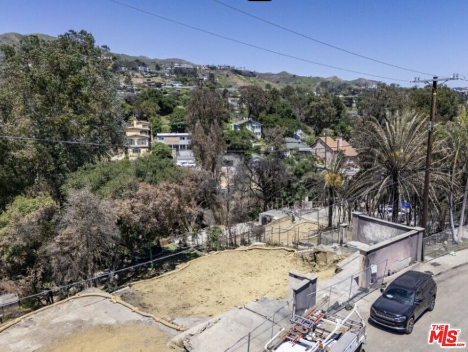 16521 Las Casas Place, Pacific Palisades, CA 90272 — photo 1