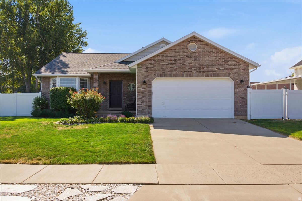 2847 W LINDI WAY, Layton, UT 84041 — photo 1