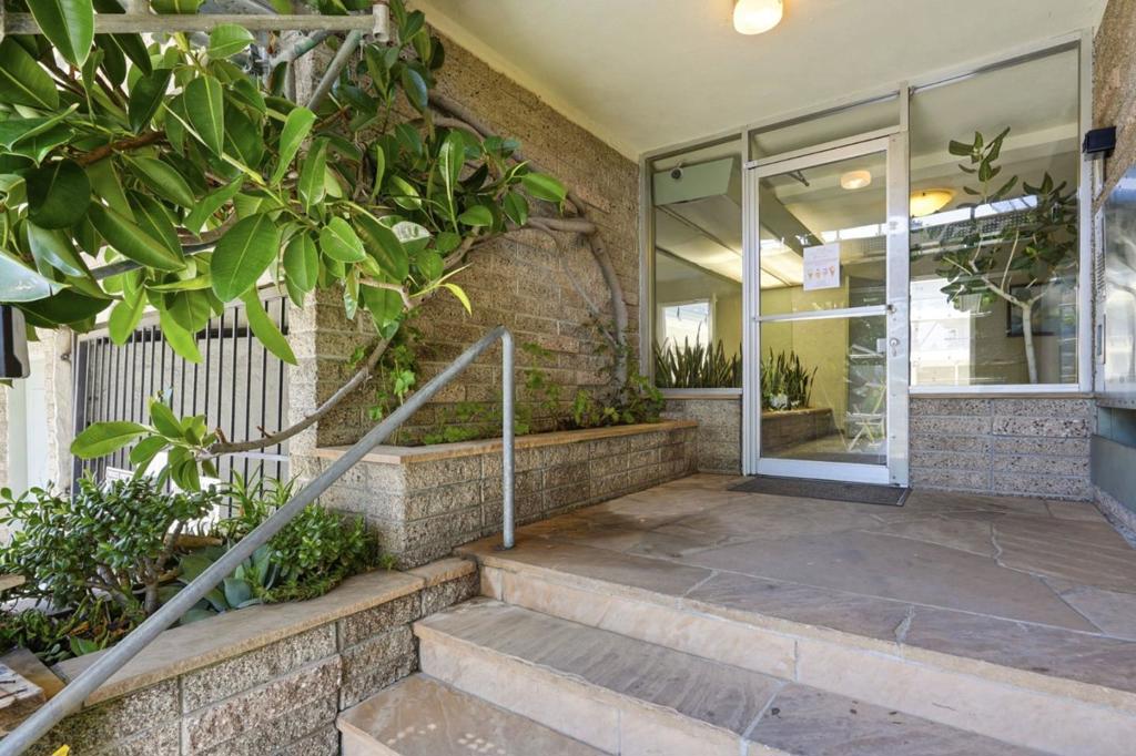 3877 Howe Street 108, Oakland, CA 94611 — photo 1
