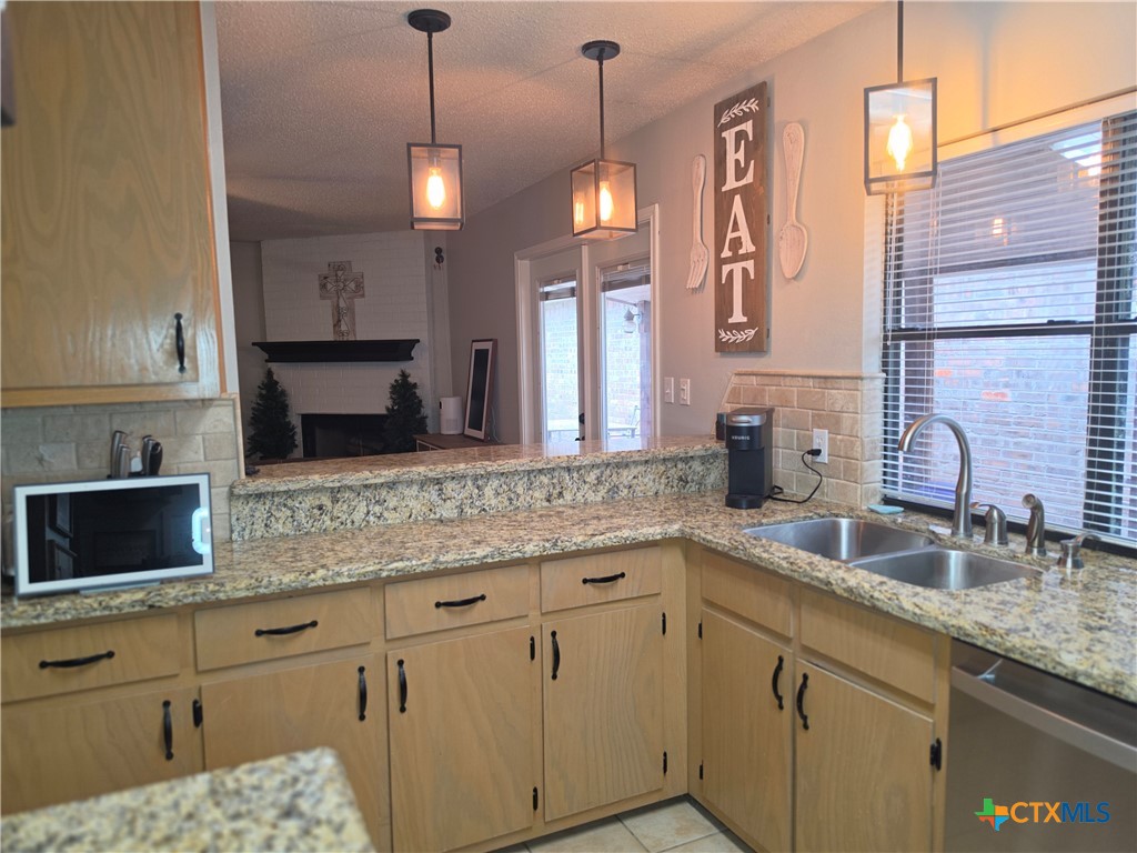 104 Waterford, Victoria, TX 77901 — photo 1