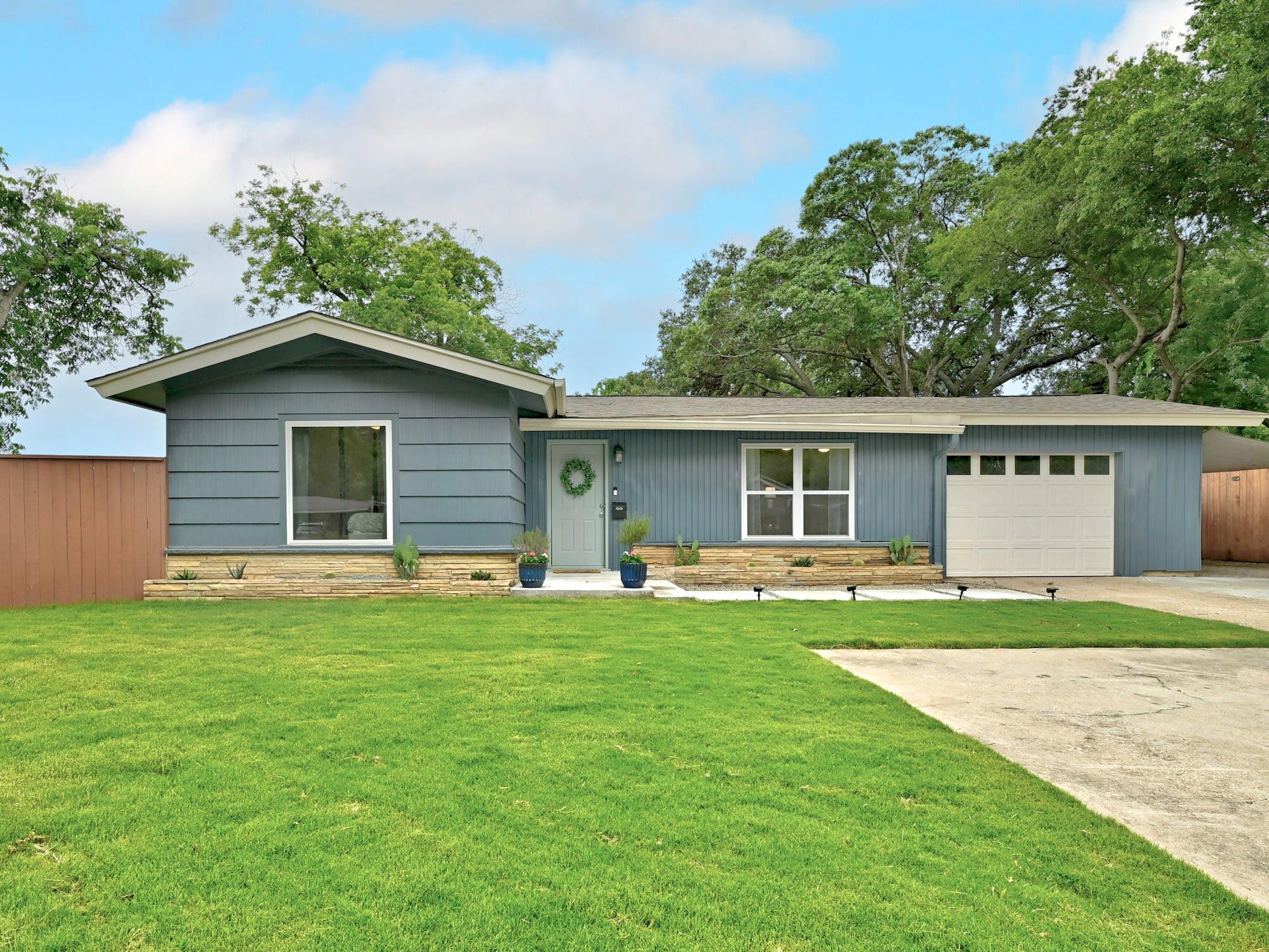 5700 Avenue G, Austin, TX 78752 — photo 1
