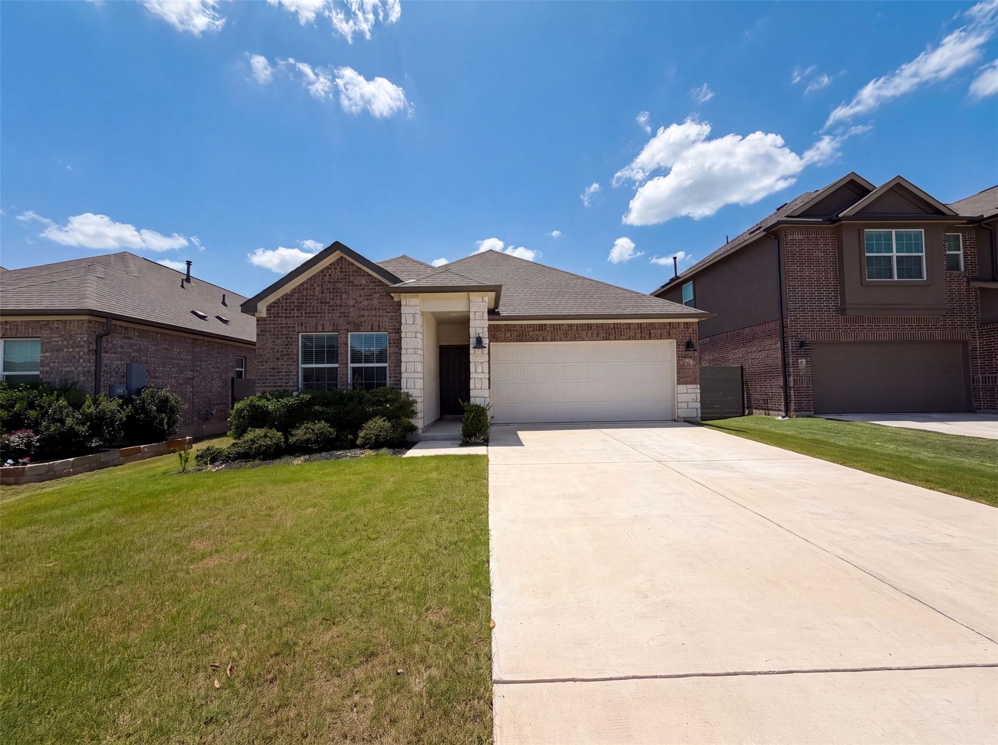 424 Wolf Springs, Georgetown, TX 78628 — photo 1