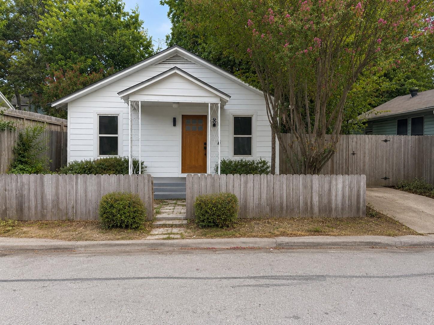 2404 Santa Rita, Austin, TX 78702 — photo 1