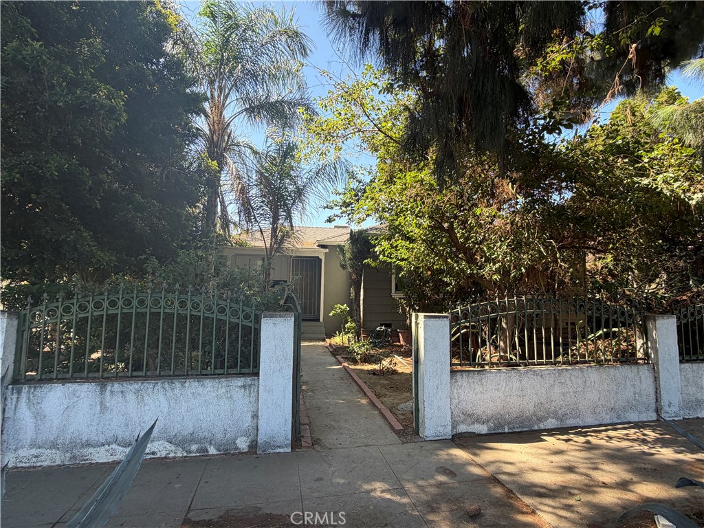 18750 Nordhoff, Los Angeles, CA 91324 — photo 1