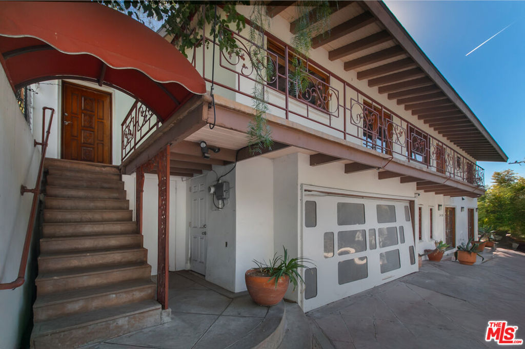 2430 Coldwater Canyon Drive, Beverly Hills, CA 90210 — photo 1