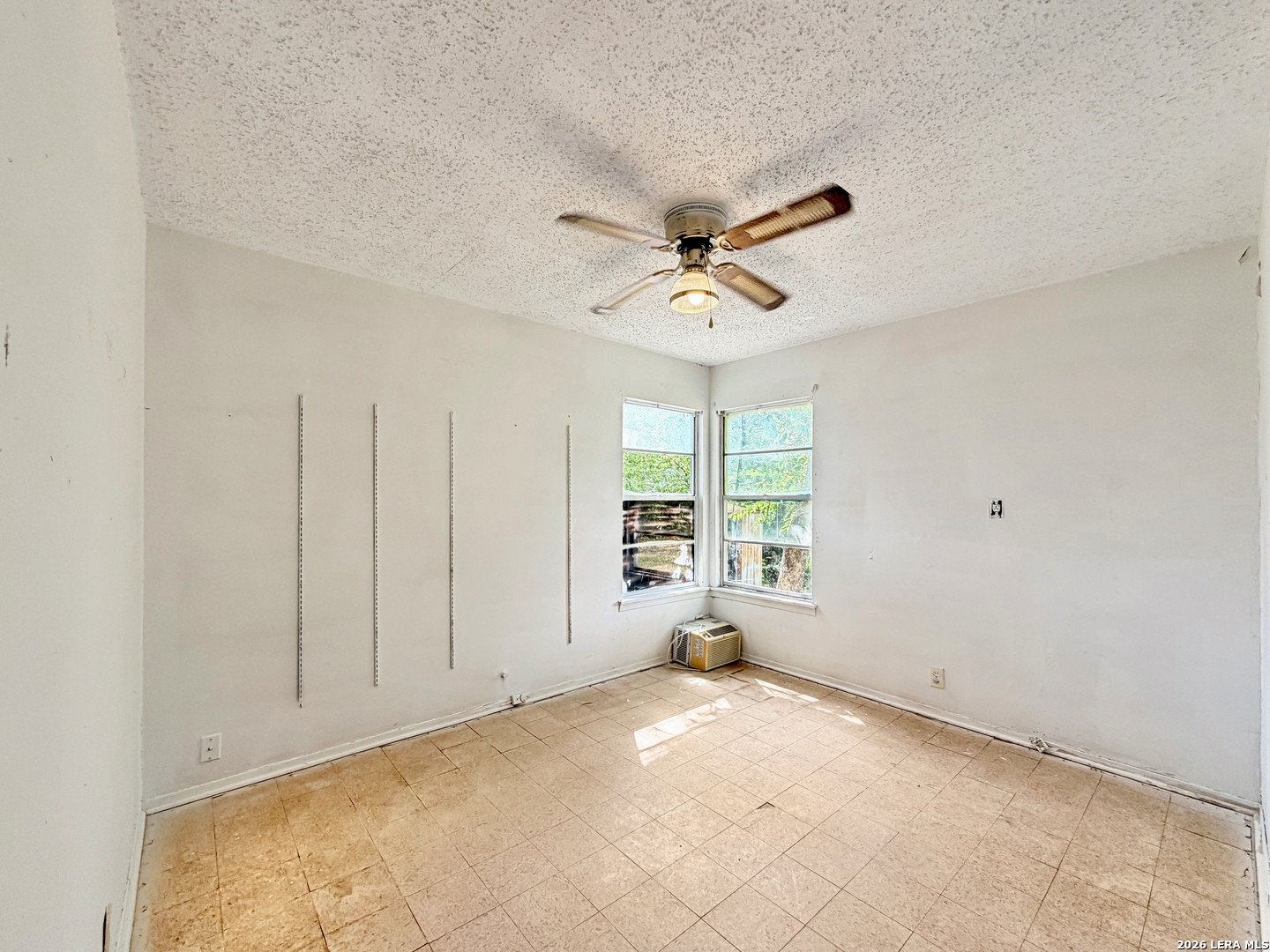 150 FERNCROFT DR, ,  78227 — photo 1