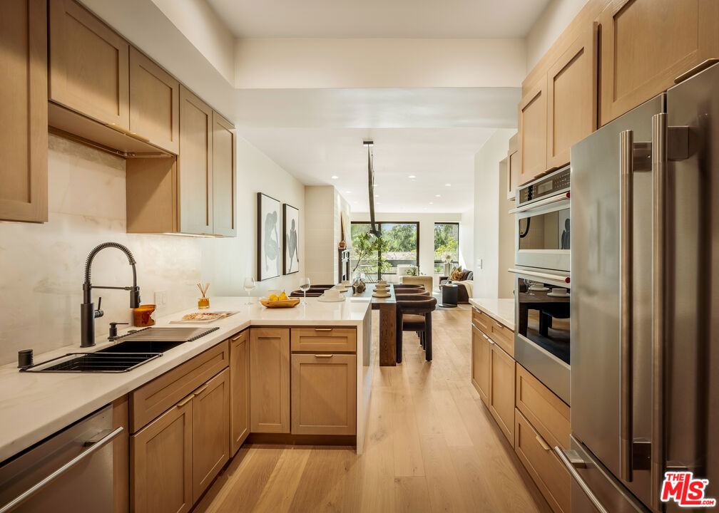10551 Wilshire Boulevard 403, Los Angeles, CA 90024 — photo 1