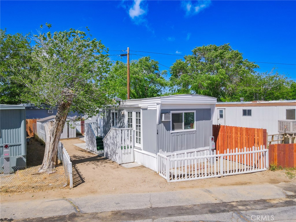 1258 W Rosamond Boulevard 14