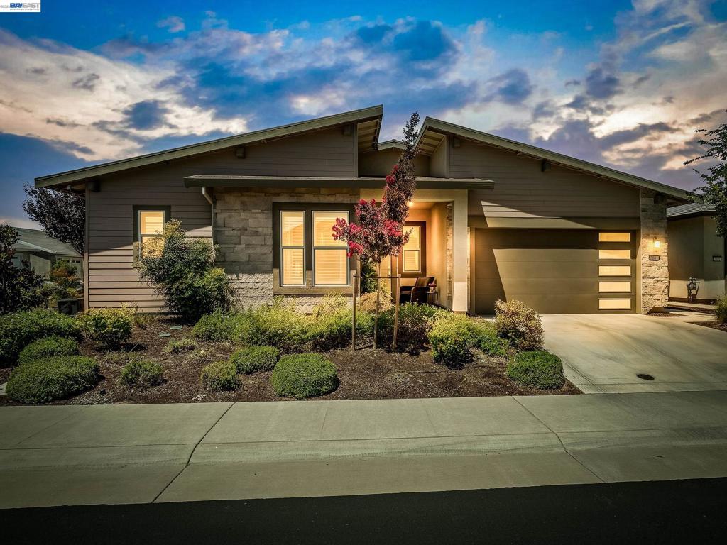 3001 Compass Ln, Roseville, CA 95747 — photo 1