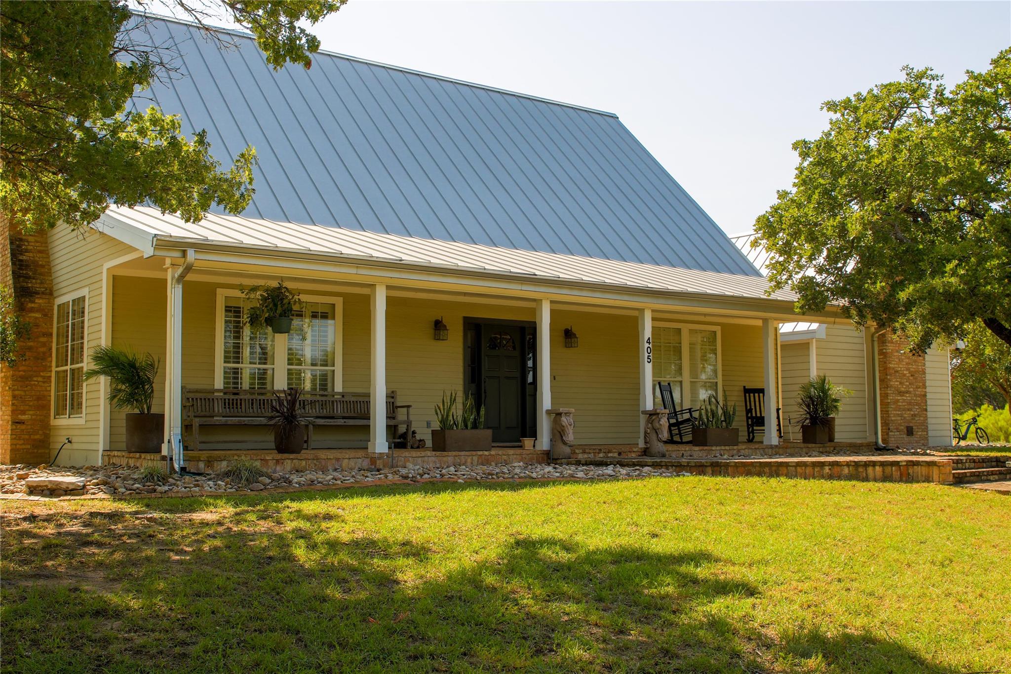 405 Frederick, Fredericksburg, TX 78624 — photo 1