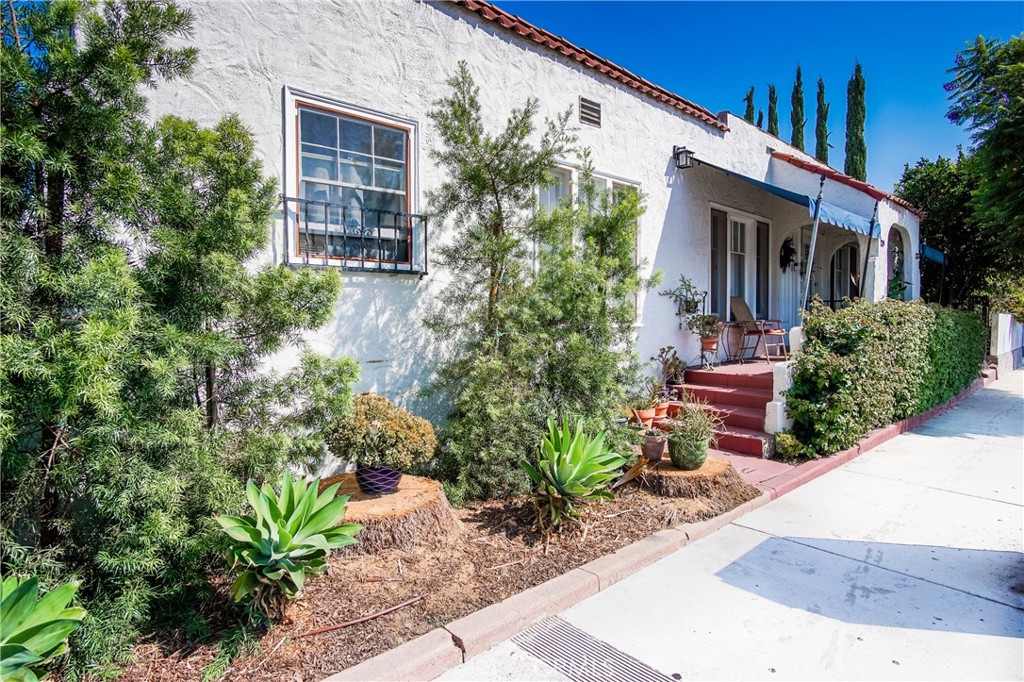 139 137 N Avenue 55, Los Angeles, CA 90042 — photo 1