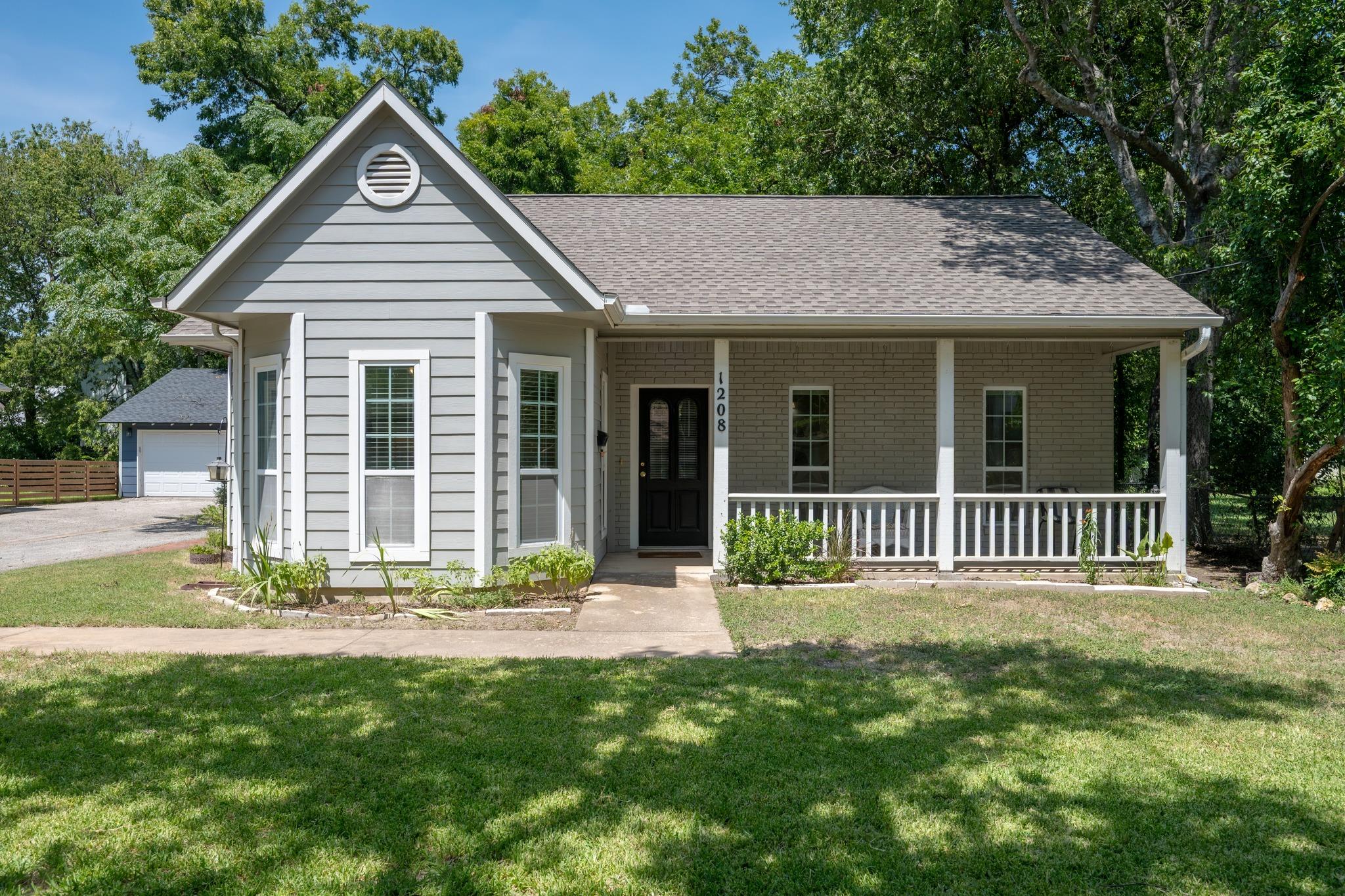 1208 Church, Georgetown, TX 78626 — photo 1