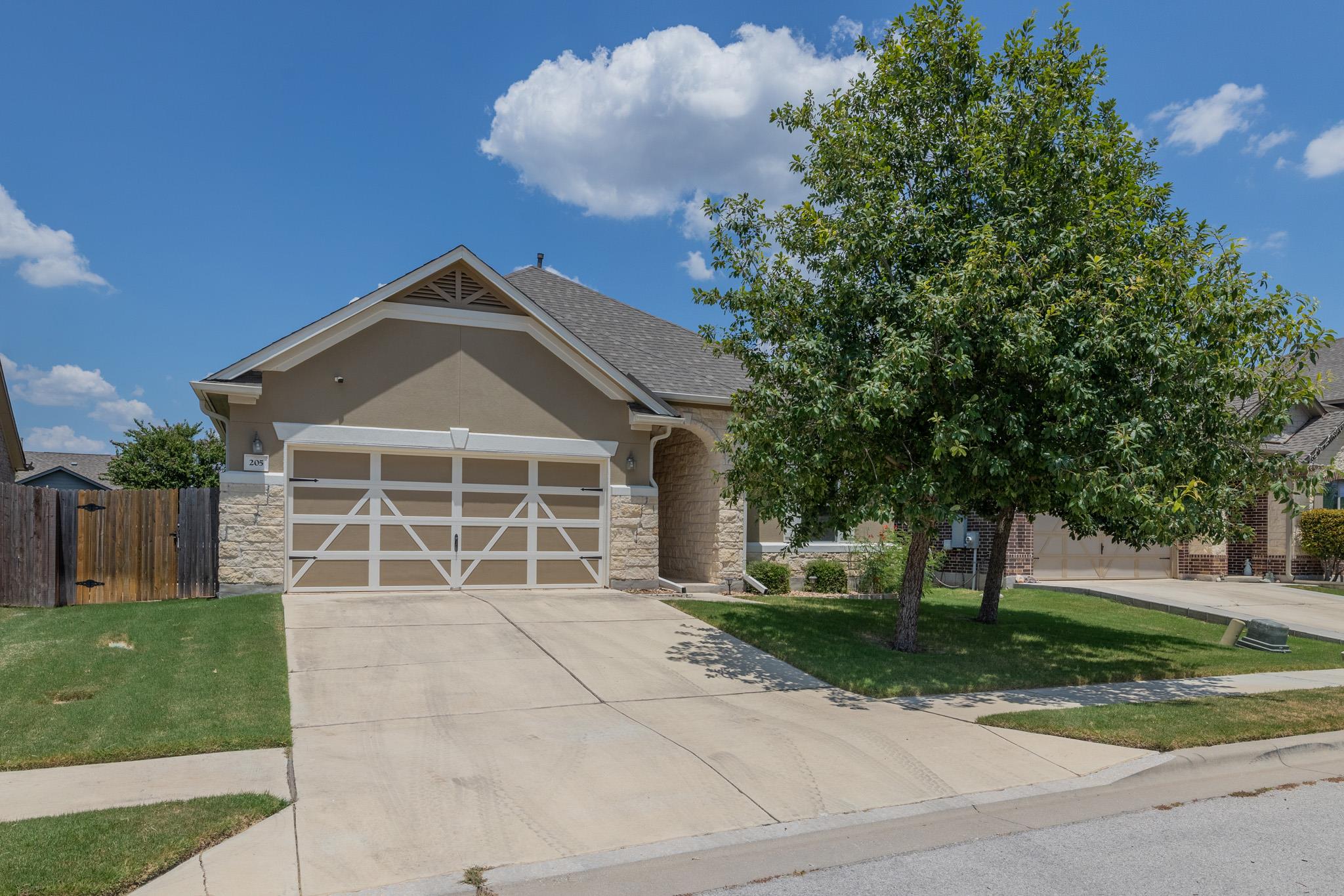 205 Mauldin, Georgetown, TX 78628 — photo 1