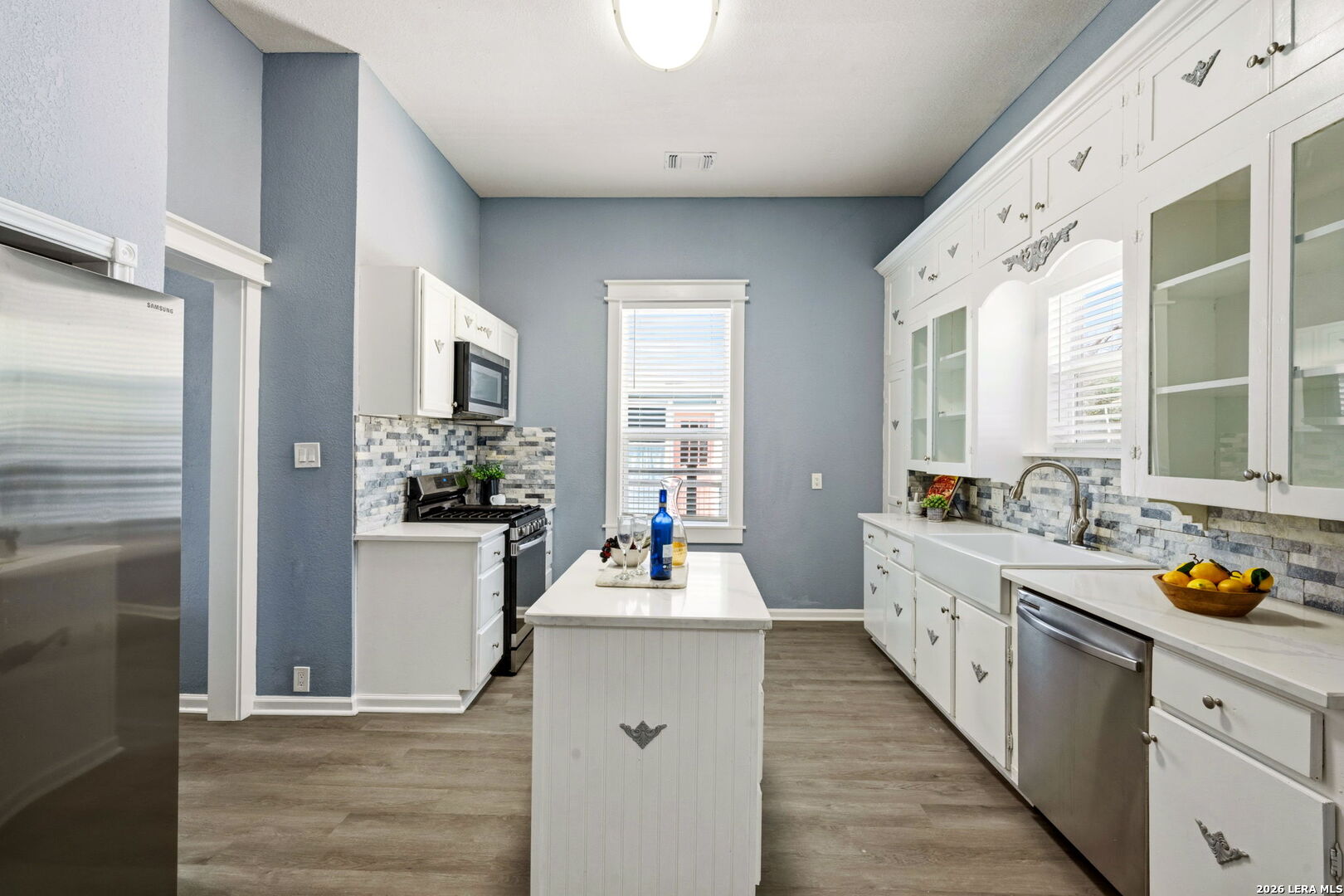 415 Helena, ,  78204 — photo 1