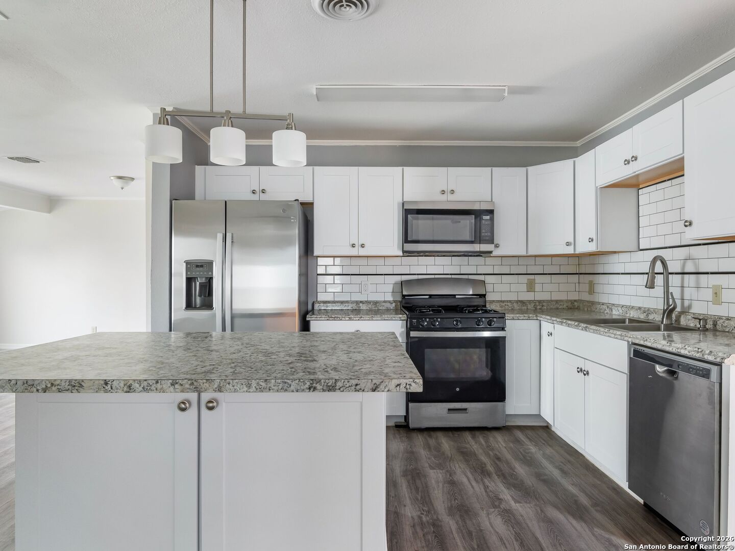 3947 Southport Drive, ,  78223 — photo 1