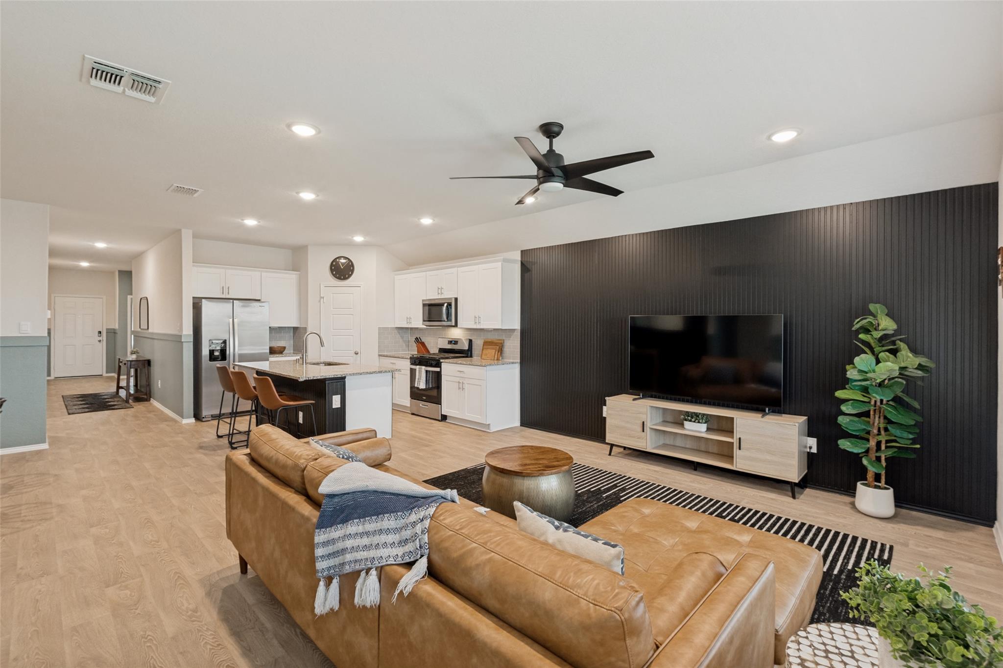 438 KAYDEN, New Braunfels, TX 78130 — photo 1