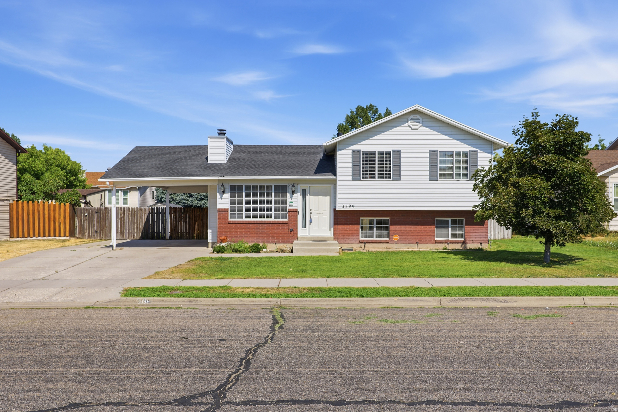 3799  FOXGLEN DR, Roy, UT 84067 — photo 1