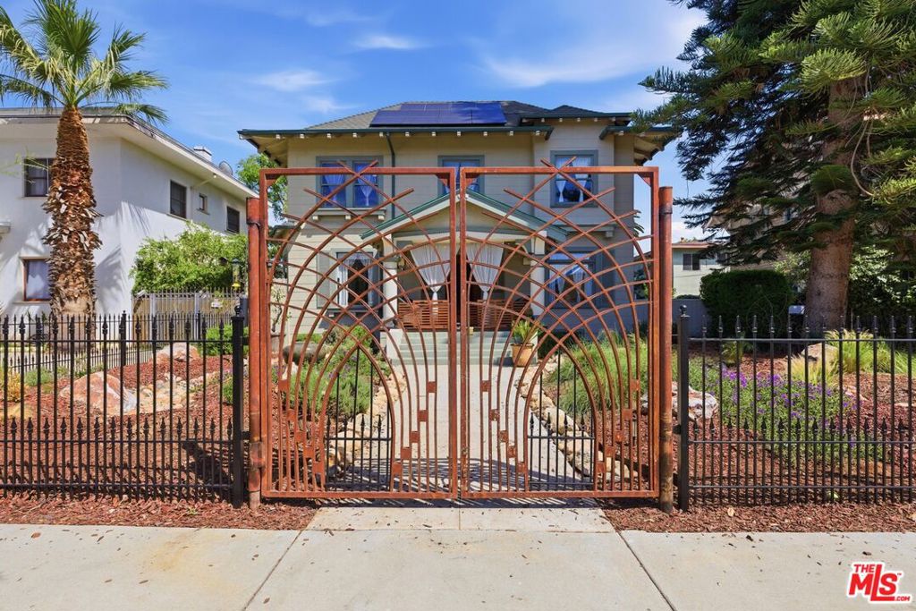 2624 Van Buren Place, Los Angeles, CA 90007 — photo 1