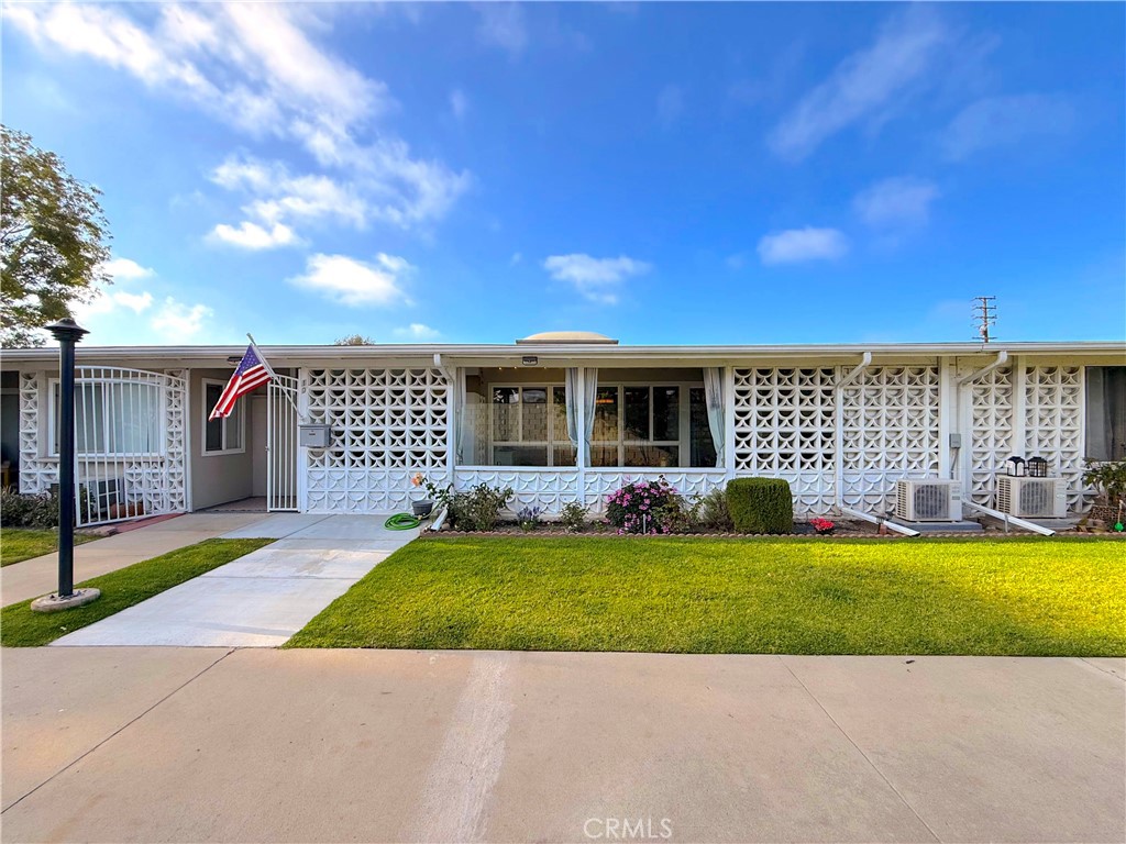 1842 Thunderbird Drive 1D, Seal Beach, CA 90740 — photo 1