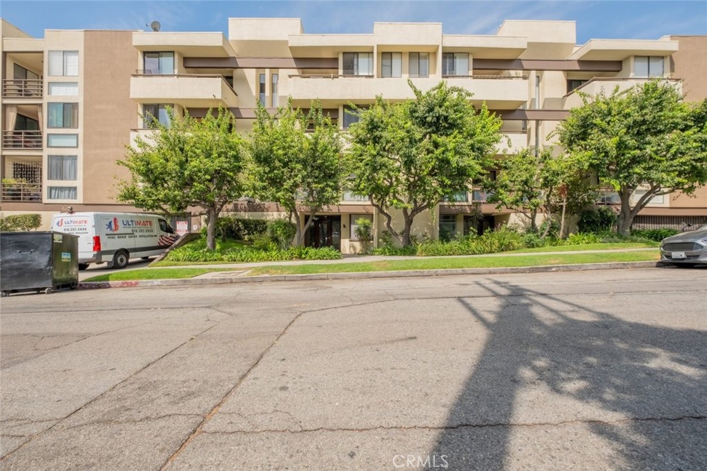 1305 N Columbus Avenue 112, Glendale, CA 91202 — photo 1