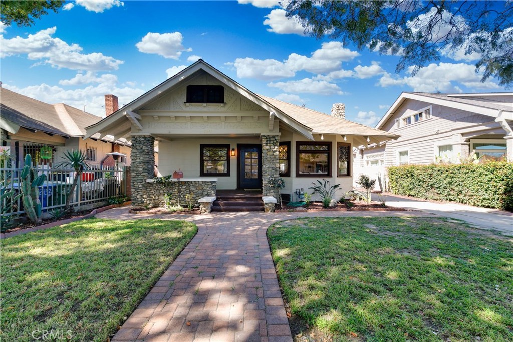2947 S Hobart, Los Angeles, CA 90018 — photo 1