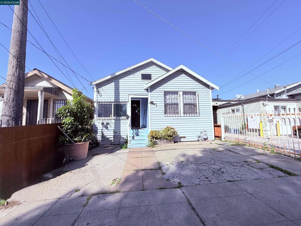 2625 75th Ave, Oakland, CA 94605 — photo 1