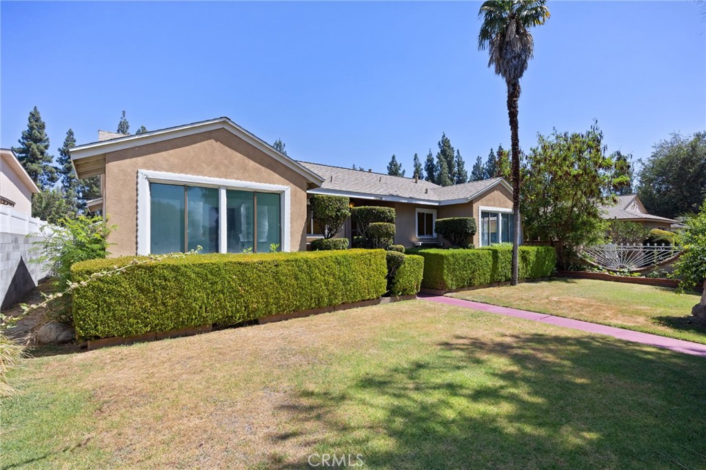 15739 Chatsworth