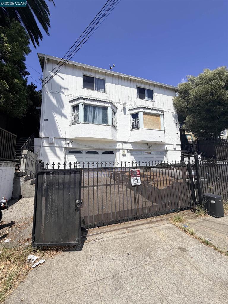 1712 E 21ST, Oakland, CA 94606 — photo 1